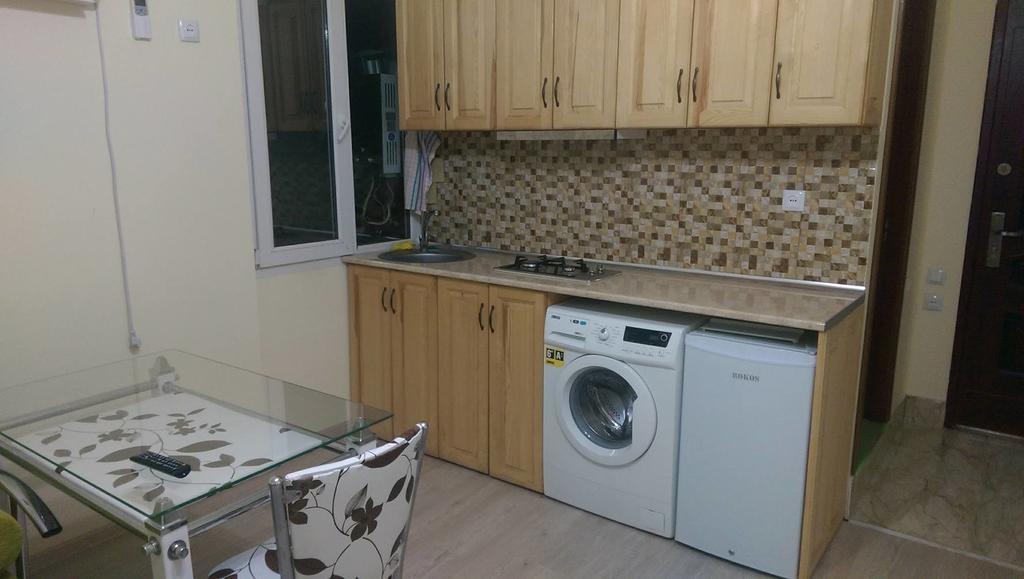 Apartments Komakhidze 68 Batumi Bagian luar foto