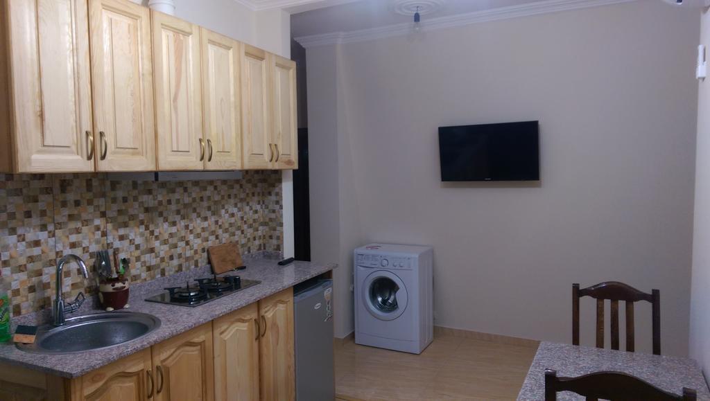 Apartments Komakhidze 68 Batumi Bagian luar foto